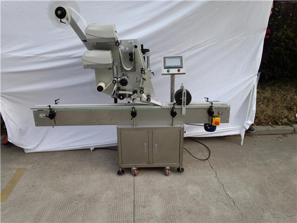 ເຄື່ອງຕິດປ້າຍ ສຳ ລັບວາງສະຕິກເກີແບບອັດຕະໂນມັດ ສຳ ລັບຂວດພຽງ